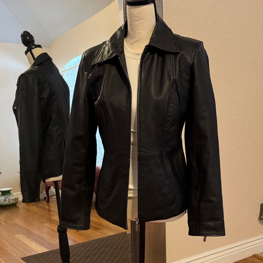 Pamela McCoy Elegant Black Leather Jacket